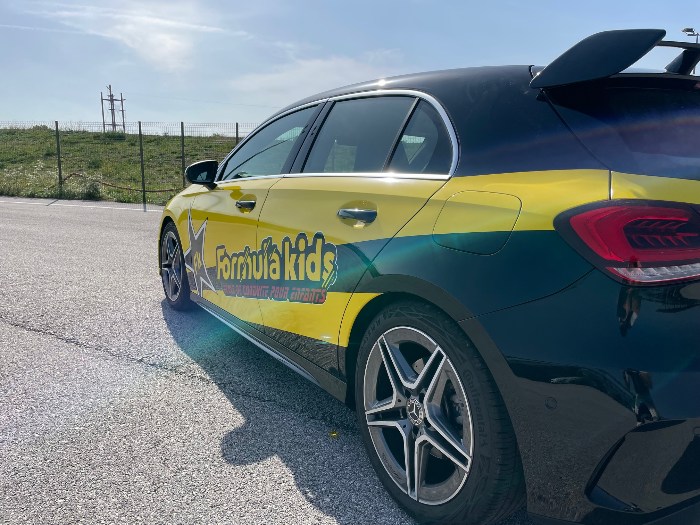 Cours de pilotage en Mercedes Classe A AMG line pour enfants dans le Var