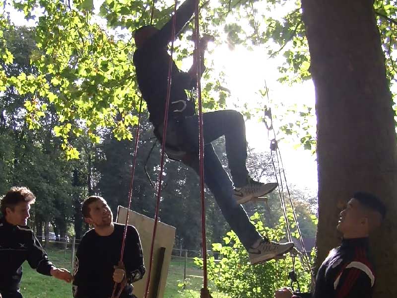 Cours de Slackline et gestion du stress pour Team Building - Lieu de votre choix en Île-de-France 