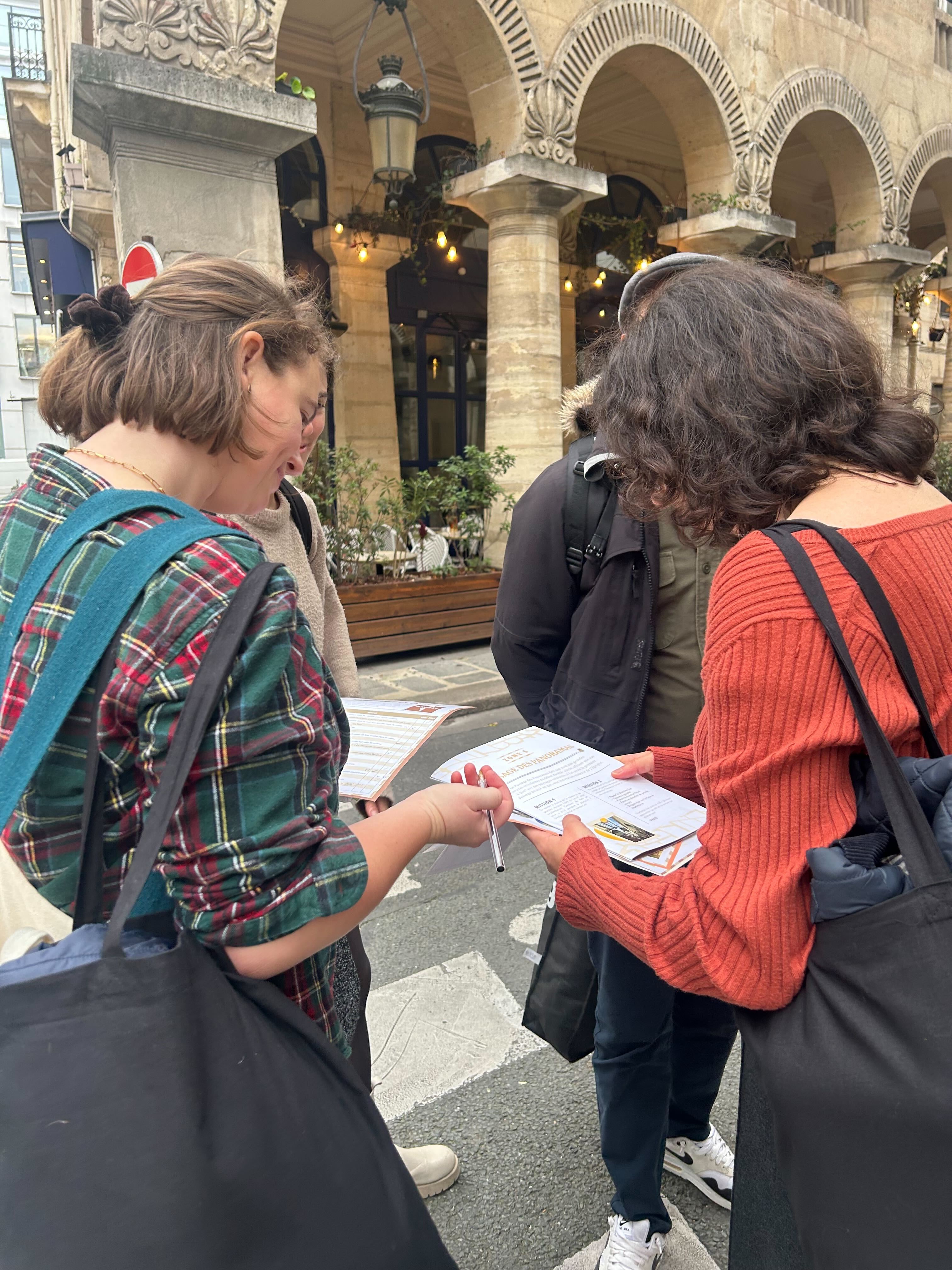Escape game extérieur - Passages Couverts de Paris - Crime à couvert