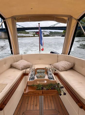 Croisière privée sur la Seine à bord d'un bateau hollandais - Paris