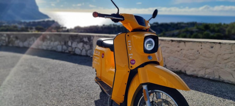 Location scooter électrique avec guide virtuel à Cassis