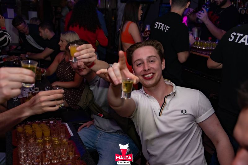 Tournée des Bars à Malte