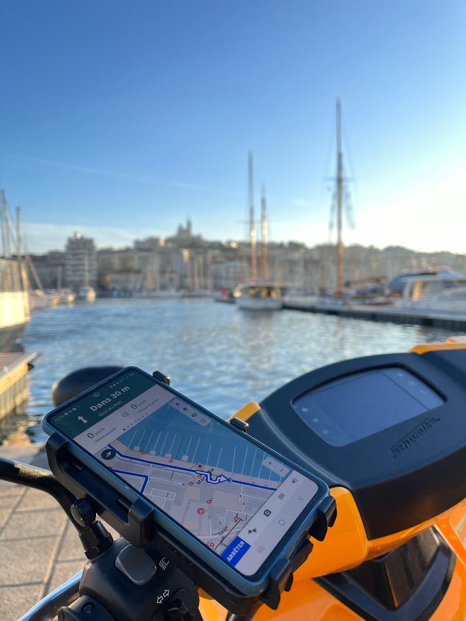 Location scooter électrique avec guide virtuel à Cassis
