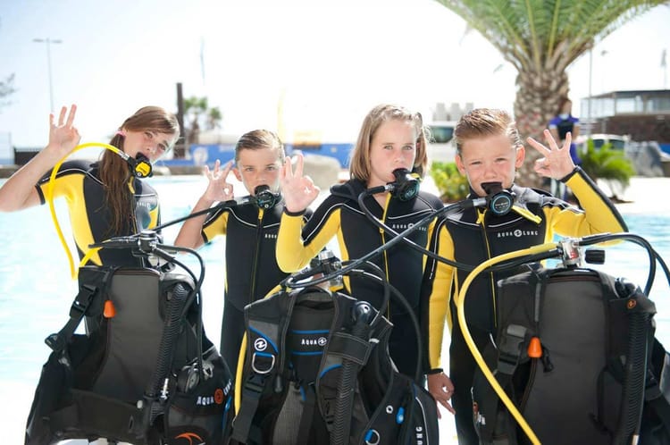 Initiation à la plongée sous-marine dans les calanques de la côte bleue près de Marseille