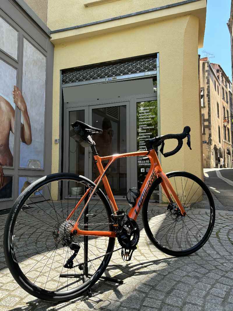 Location de Vélo de Route en Auvergne
