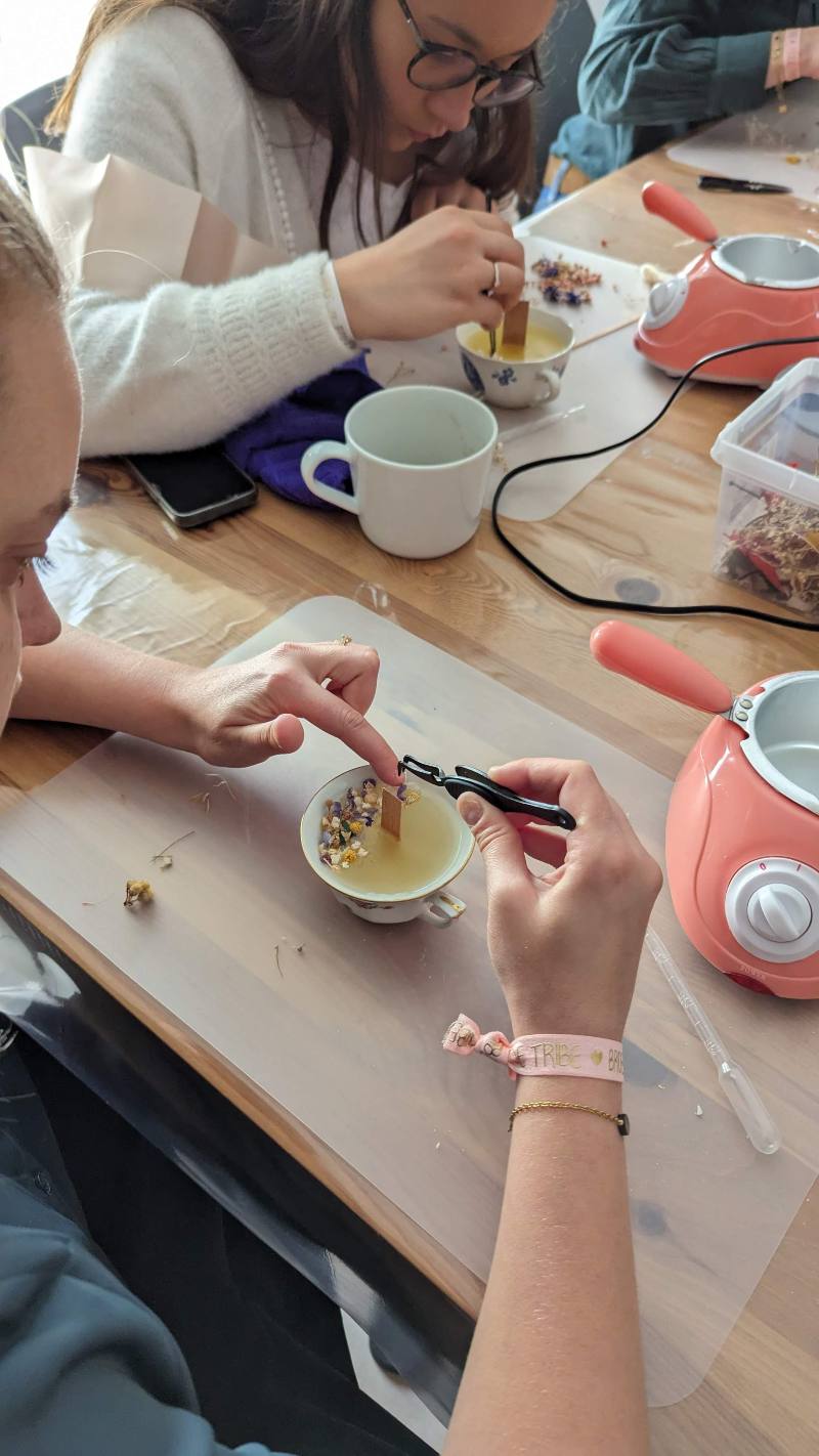 Atelier Bougie Parfumée à La Rochelle pour EVJF