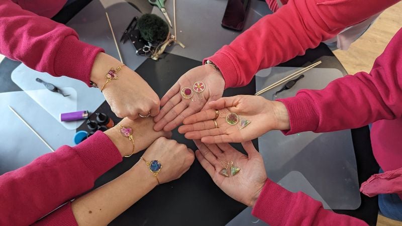 Atelier Bijoux en Résine à La Rochelle pour EVJF
