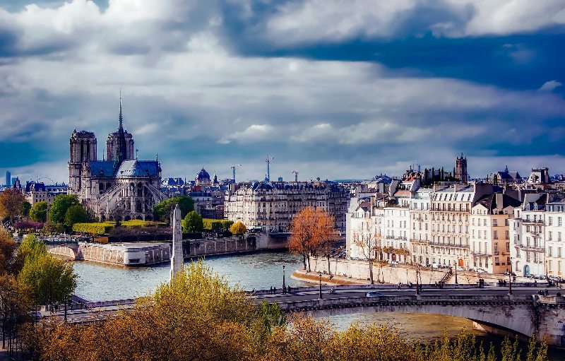 Escape Game extérieur à Paris : Visite enquête dans la vieille ville