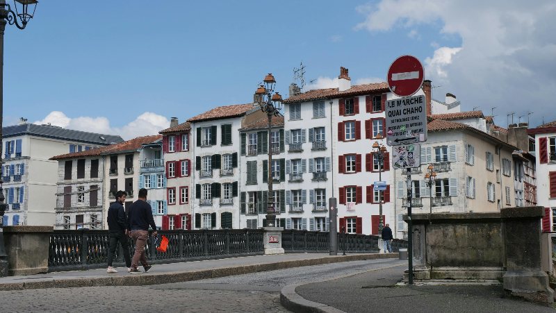 Escape Game extérieur à Bayonne : Visite enquête dans la vieille ville