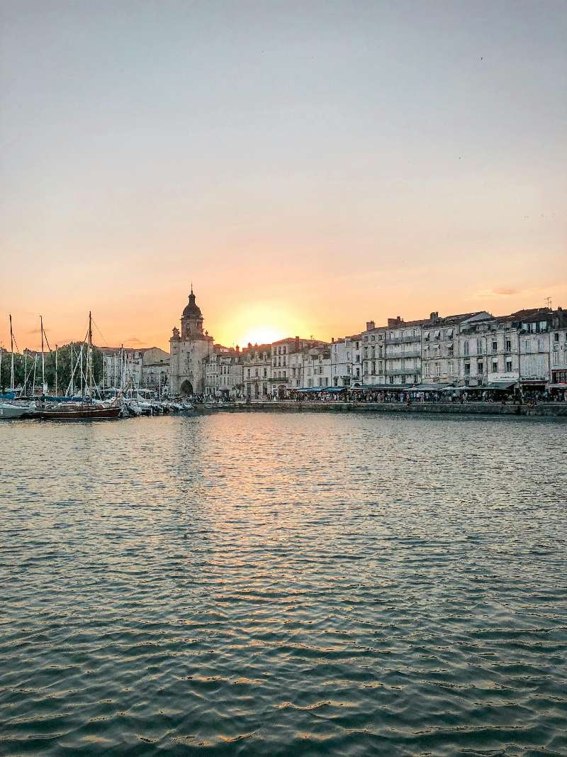 Escape Game extérieur à La Rochelle : Visite enquête dans la vieille ville