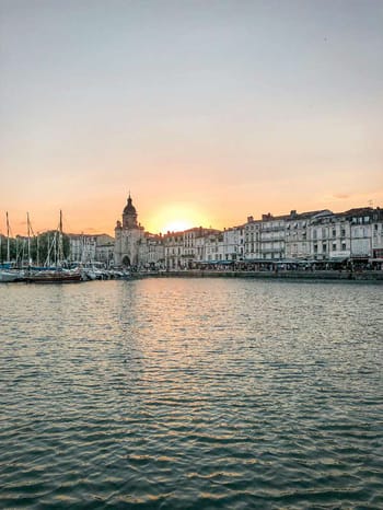 Escape Game extérieur à La Rochelle : Visite enquête dans la vieille ville