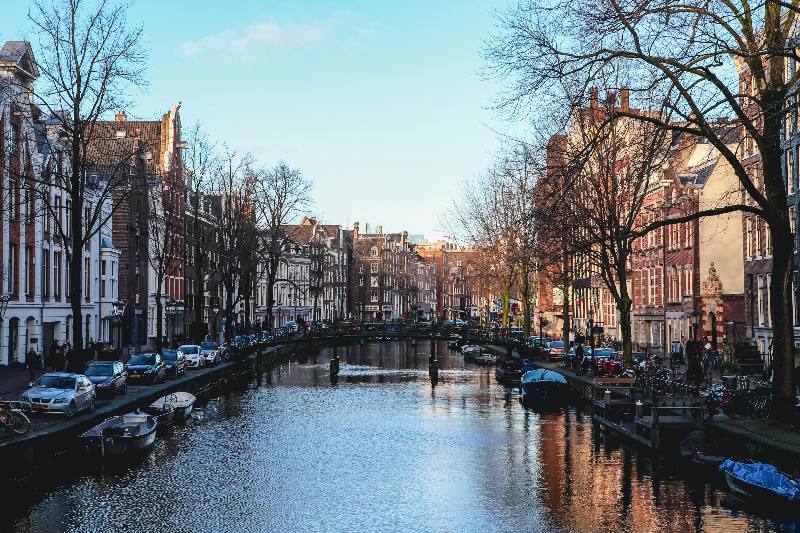 Escape Game extérieur à Amsterdam : Visite enquête dans la vieille ville