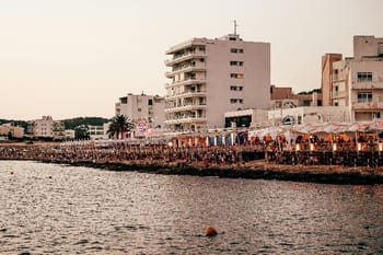 Escape Game extérieur à Ibiza : Visite enquête dans la vieille ville