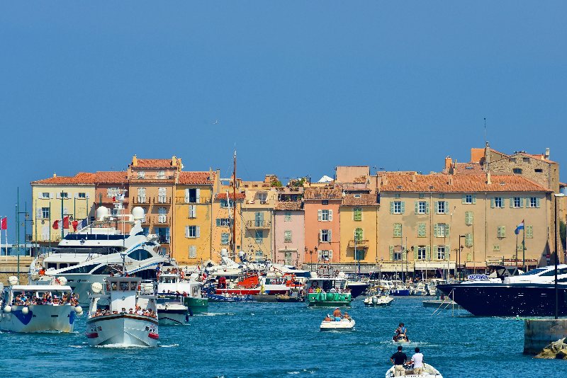Escape Game extérieur à Saint-Tropez : Visite enquête dans la vieille ville
