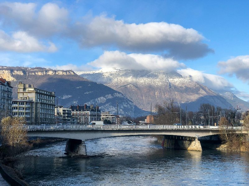Escape Game extérieur à Grenoble : Visite enquête dans la vieille ville