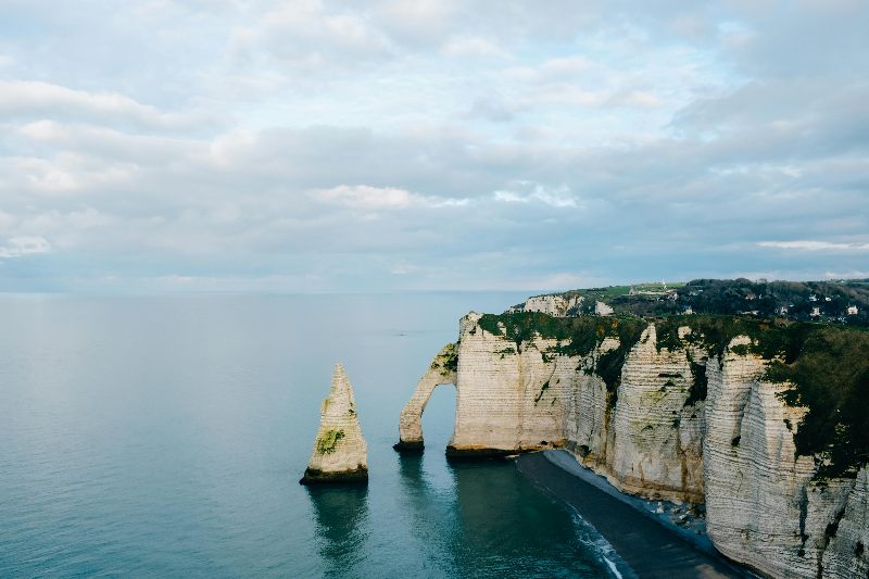 Escape Game extérieur à Étretat : Visite enquête en ville