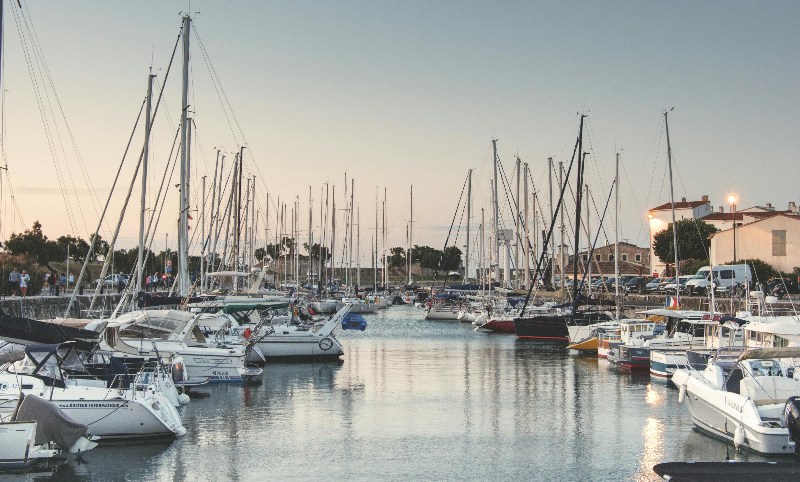 Escape Game extérieur à l'Île de Ré : Visite enquête en ville