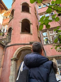 Escape Game extérieur à Lyon : Visite enquête dans la vieille ville