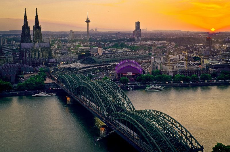 Escape Game extérieur à Cologne : Visite enquête dans la vieille ville