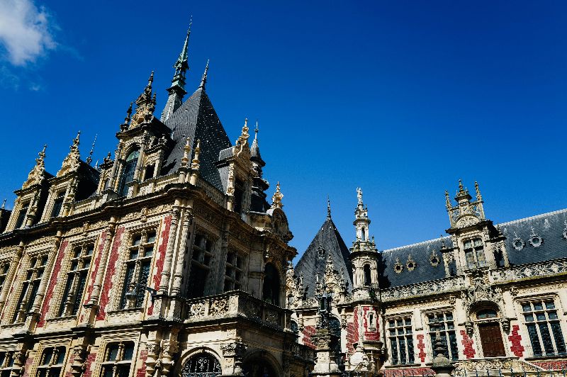 Escape Game extérieur à Évreux : Visite enquête en ville