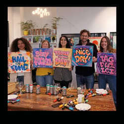Anniversaire adulte - EVG/EVJF - Atelier d'initiation au street art sur toiles à Paris 14e