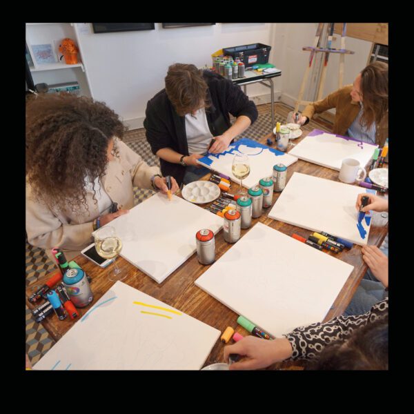 Atelier d'initiation au street art sur toiles à Paris - 14e