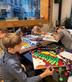 Anniversaire enfant - Atelier d'initiation au street art sur toiles à Paris 14e