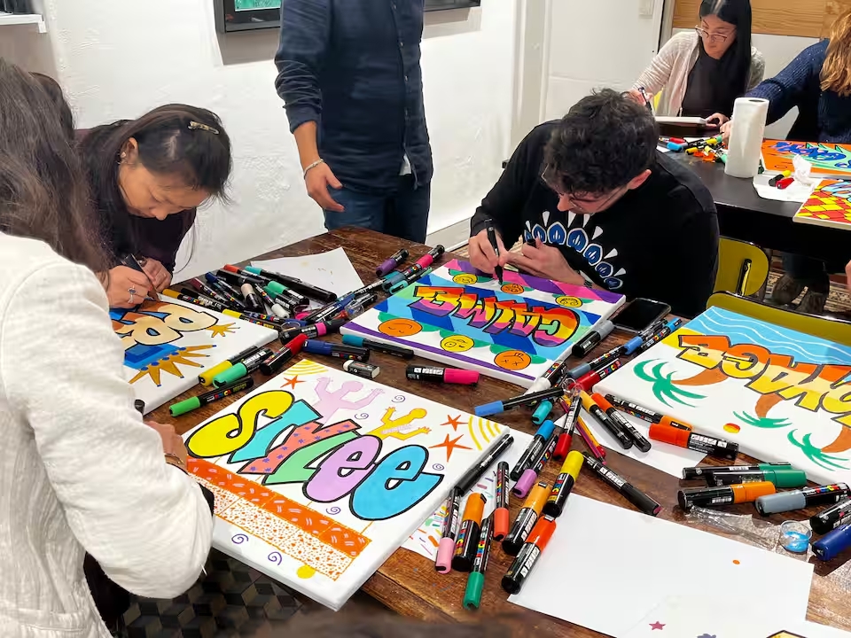 Atelier d'initiation au street art sur toiles à Paris - 14e