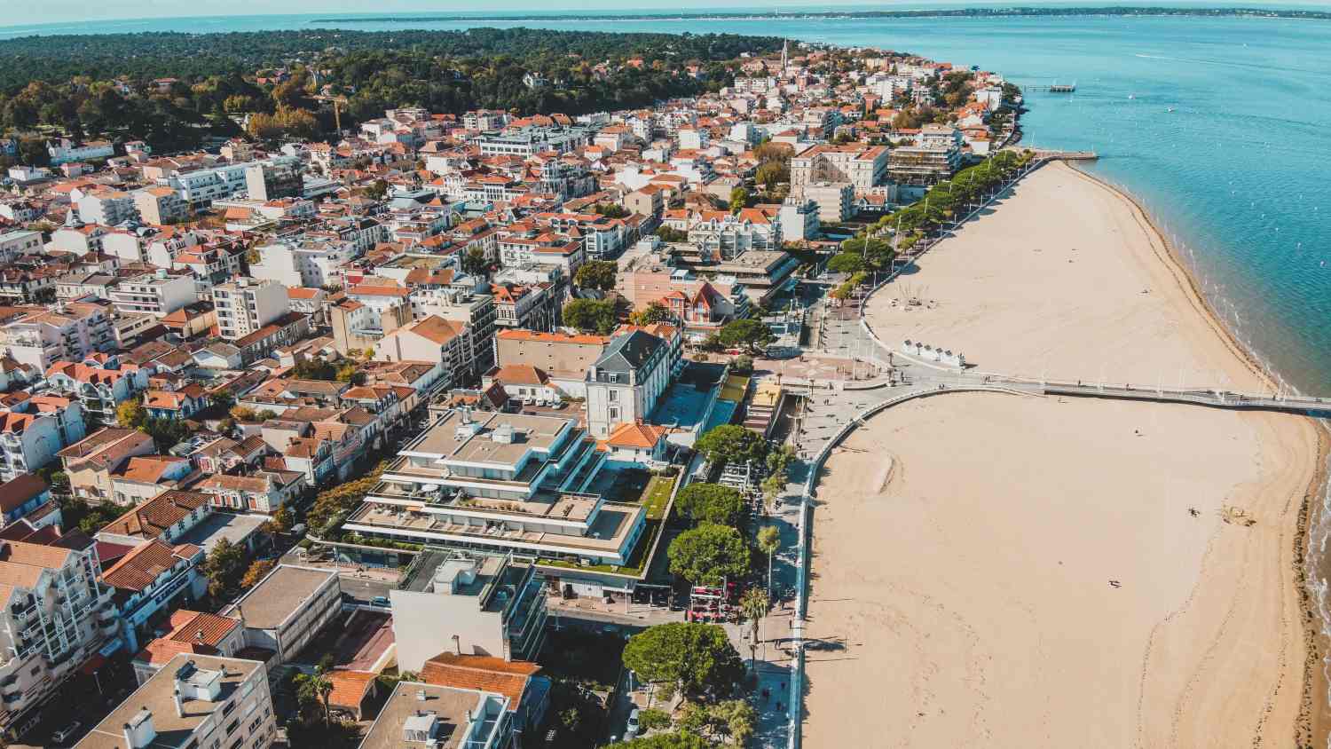 Escape Game extérieur à Biscarrosse : Visite enquête en ville