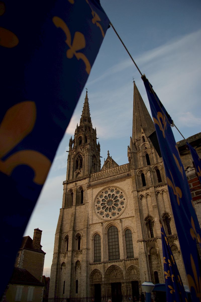Escape Game extérieur à Chartres : Visite enquête dans la vieille ville