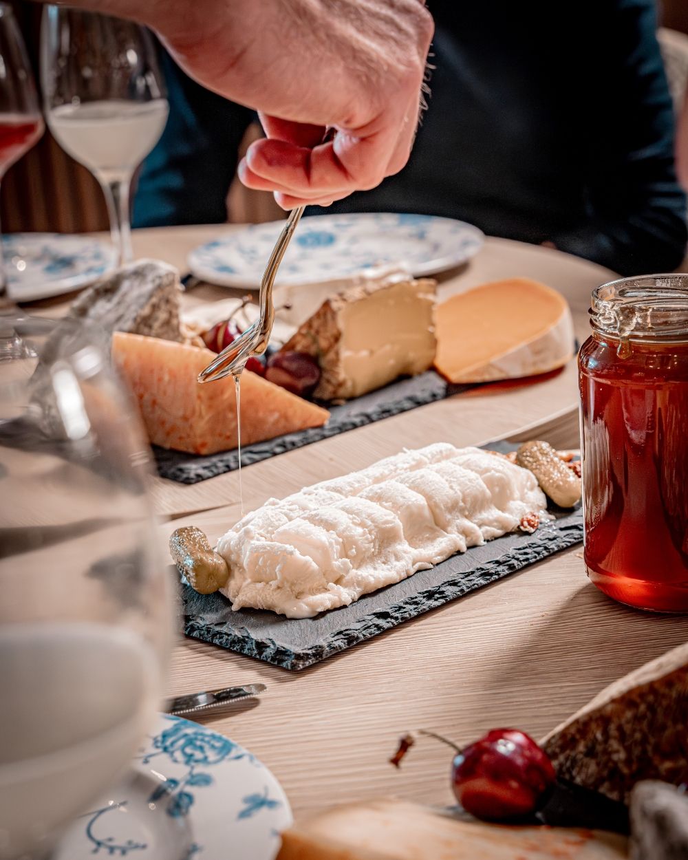 Atelier de dégustation de vins et de fromages à Toulouse