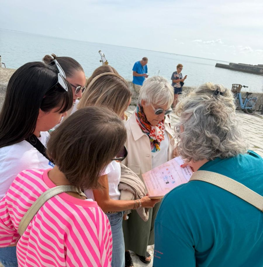 Escape Game extérieur à l'Île de Ré : Visite enquête en ville