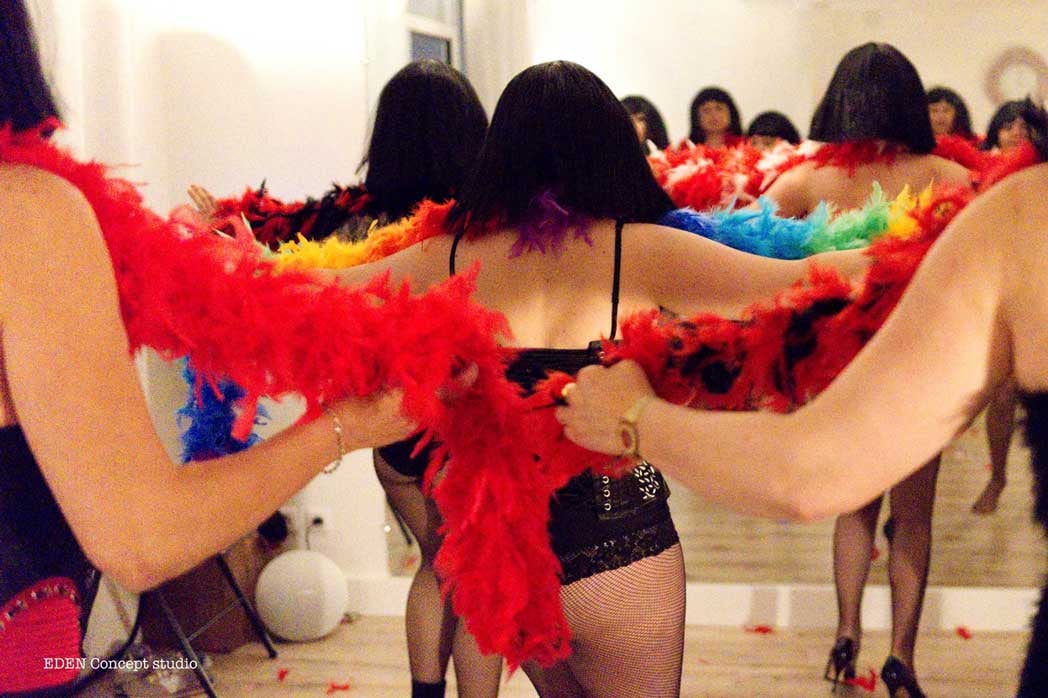 Initiation Effeuillage Burlesque à Lyon pour EVJF