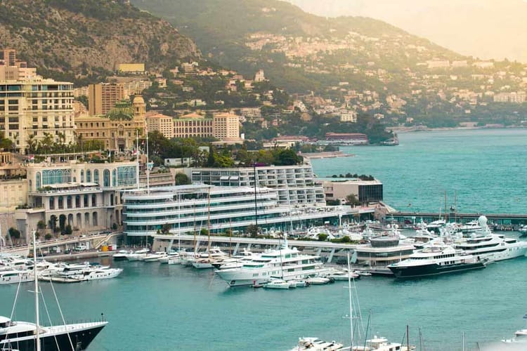 Location privée de Yacht avec Skipper à Monaco