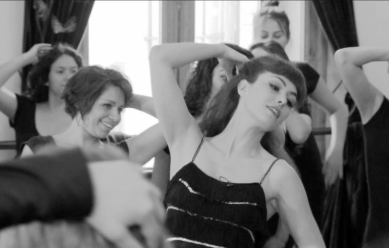 Cours d'effeuillage burlesque à Grenoble