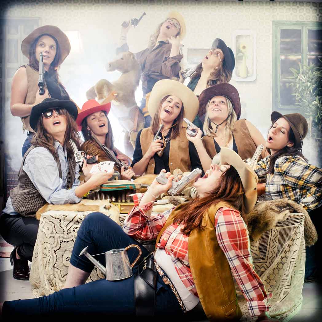 Séance Shooting Photo Fun sur décor pour EVJF à Lyon 