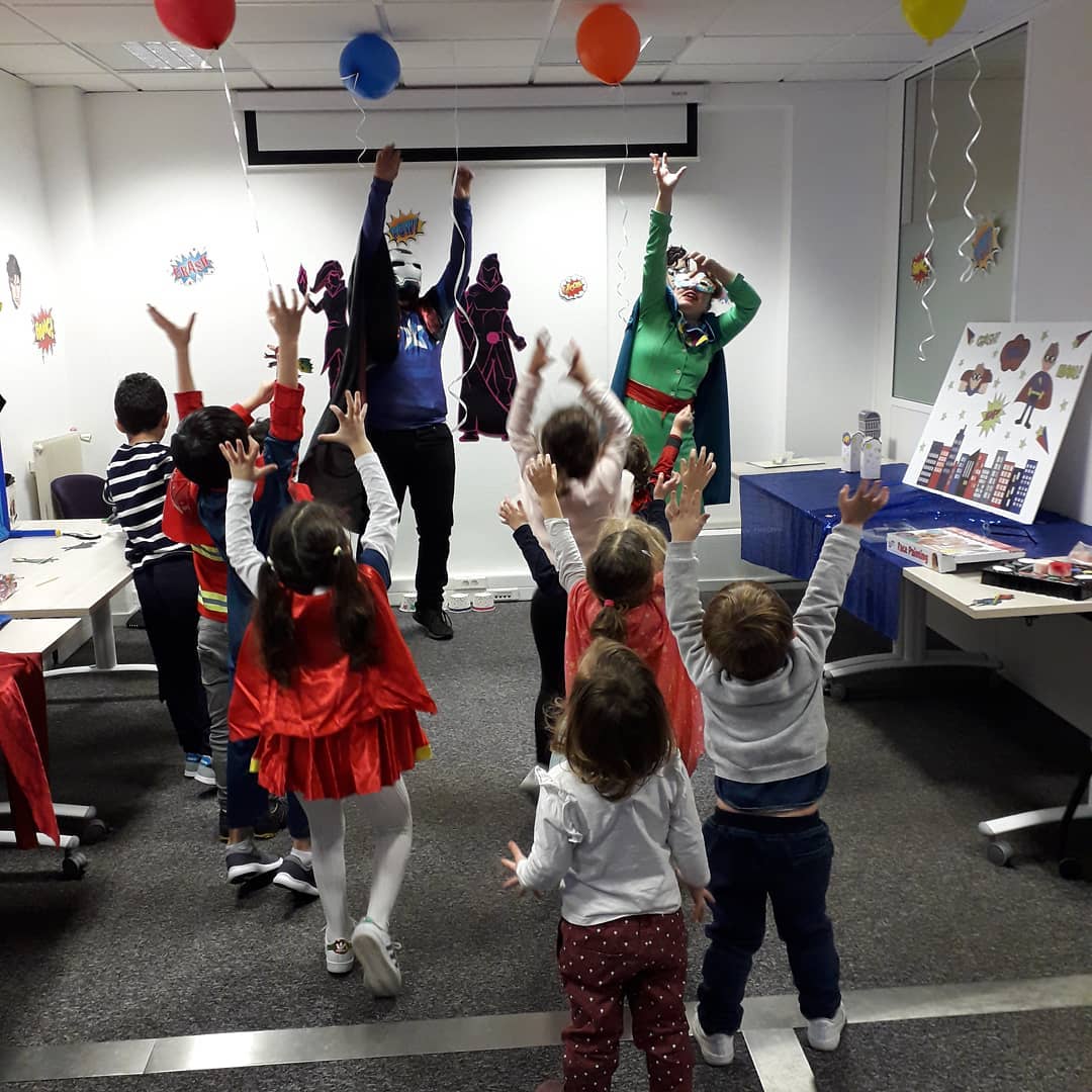 Anniversaire enfant sur le thème des super-héros à Paris 