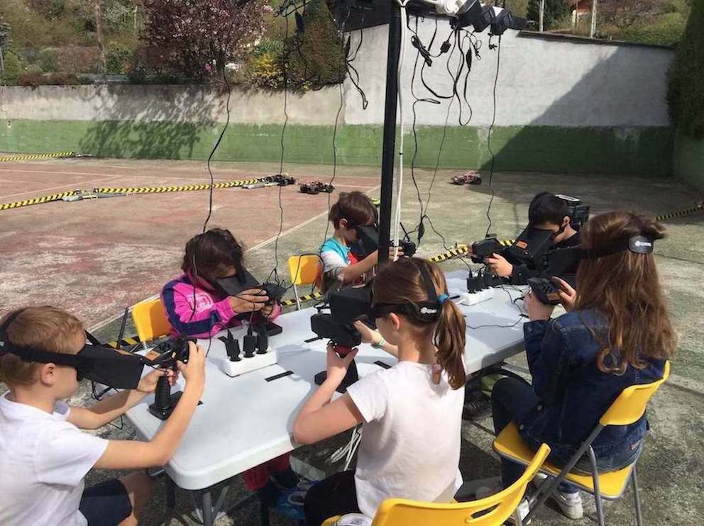 Speed Racing 3D à domicile - Activité en réalité virtuelle 