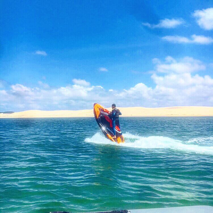 1 journée en Waveboat avec Jet ski et Wake board sur le Bassin d'Arcachon - 33