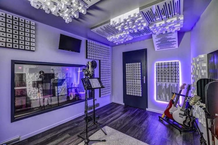 Cours de chant et enregistrement dans un studio parisien