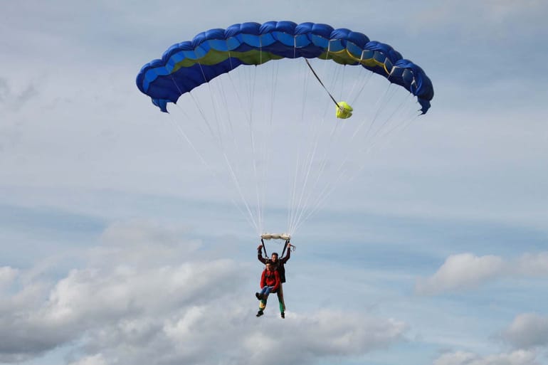 Parachute et chute libre à Tallard près de Gap