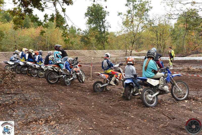 Initiation au pilotage moto et moto-cross près de Bordeaux