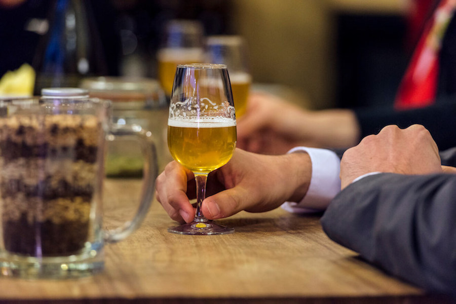 Atelier dégustation de bières artisanales à Paris