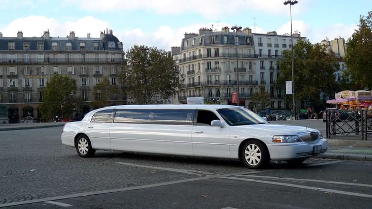 Location de Limousine privée pour une sortie à Paris intra-muros