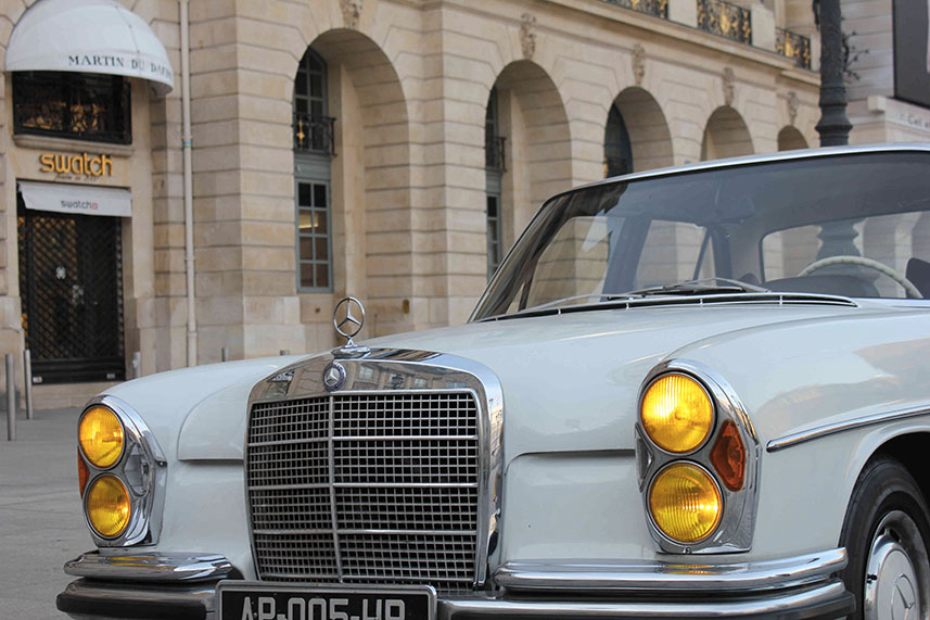 Balade insolite en Mercedes 280 SE de 1970 dans Paris