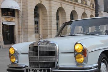 Balade insolite en Mercedes 280 SE de 1970 dans Paris