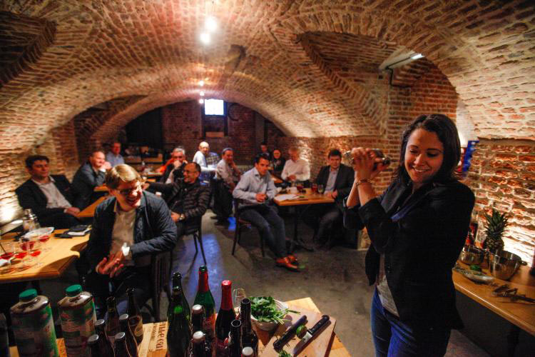 Atelier culinaire Malter Chef à Paris - Création cocktail à la bière 
