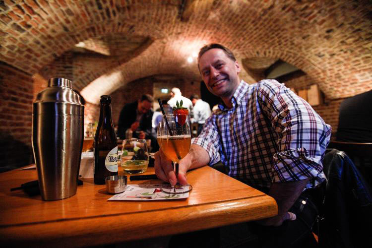 Atelier culinaire Malter Chef à Paris - Création cocktail à la bière 