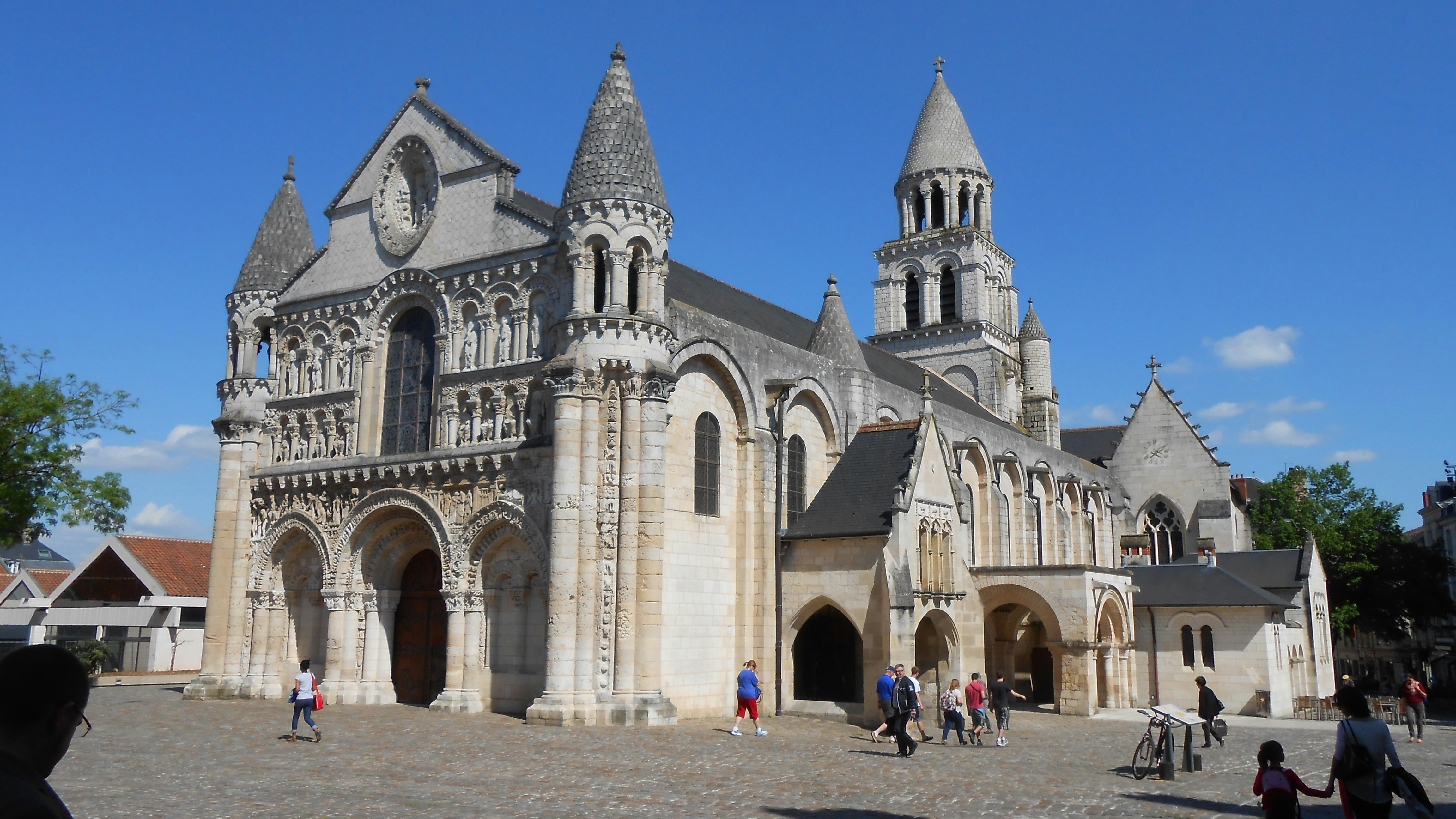 Trouver une activité pour un EVJF à Poitiers
